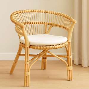 เก้าอี้หวายน้ำหนักเบาที่มีดีไซน์ระบายอากาศได้เพื่อความยืดหยุ่นในบ้านหรือโรงแรม - Product Image 1