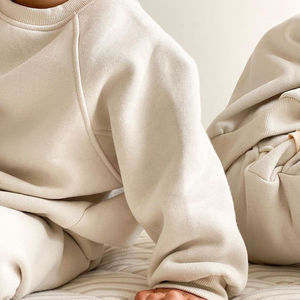 Ensemble de survêtement en molleton 100 % coton pour enfant, personnalisable avec impression ou broderie, 2 pièces, sweat à capuche et pantalon de jogging en molleton éponge - Product Image 2