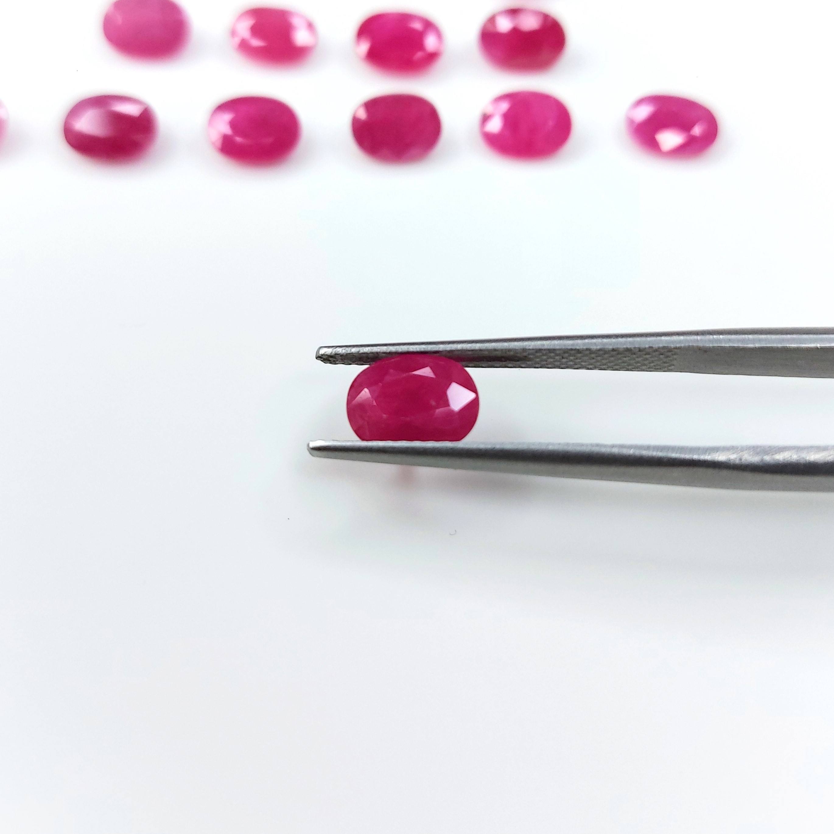 สีชมพูแดง