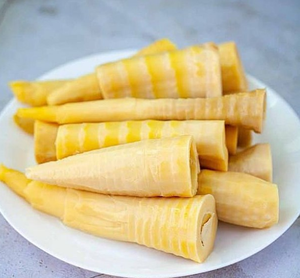 Pousses de bambou de qualité supérieure du Vietnam, naturelles, prêtes à cuire, goût traditionnel - Product Image 1