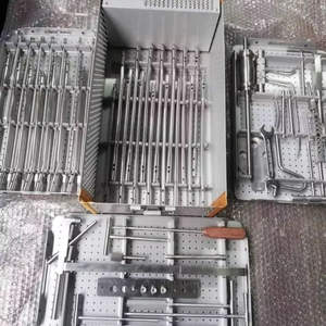 Juego de Instrumentos Quirúrgicos Ortopédicos para Clavos de Bloqueo en Tibia y Fémur con 50 Clavos y Tornillos, Manual - Product Image 6