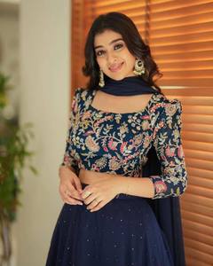 Eleva tu estilo étnico Este moderno conjunto de Lehenga Choli reversible azul marino hecho a mano de tela Georgette Premium para fiesta - Product Image 1