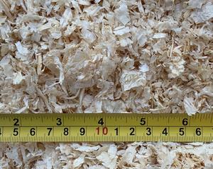 Virutas de madera a granel de primera calidad para ropa de cama de aves de corral y ganado Material de pino ecológico, alta absorción y bajo contenido de humedad - Product Image 6