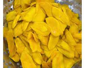 Mango seco de Vietnam con color amarillo brillante y sensación masticable, ideal para aperitivos diarios, Mango Seco a granel de Vietnam - Product Image 1