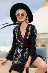 เดรสสั้นสไตล์วินเทจแบบยูเครน แฟชั่นใหม่ ขายส่ง สีดำ ปักลายพู่ห้อย แขนยาว ชุดเดียว สไตล์หวาน สีพื้น - Product Image 6