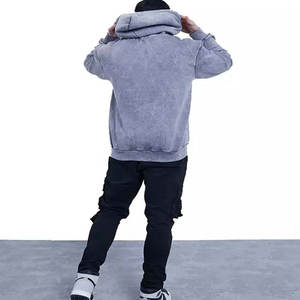 Sweat à capuche en coton mélangé pour hommes avec un design délavé d'inspiration vintage - Product Image 2