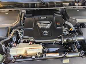 รถ SUV ปี 2024 พวงมาลัยซ้าย เบนซิน ขับเคลื่อน 4 ล้อ เทอร์โบ เกียร์อัตโนมัติ เบาะหนังสีเข้ม หลังคาซันรูฟแบบพาโนรามา - Product Image 6