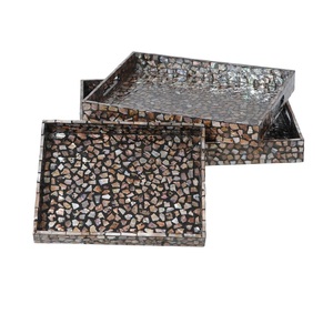 Plateau à serpillière attrayant, conçu pour des présentations élégantes à la maison et un style de table moderne avec des travaux de perles naturelles - Product Image 3