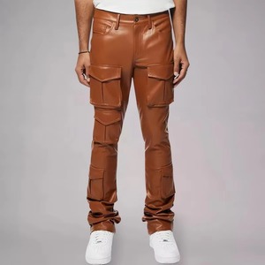 Ensemble survêtement en cuir PU personnalisé avec veste matelassée brodée et pantalon cargo évasé superposé pour hommes COULEUR NOIRE - Product Image 5