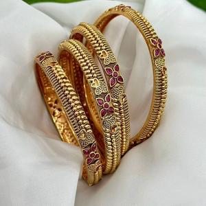 กำไลสองชุดชุบทองแบบดั้งเดิมสำหรับผู้หญิงกำไลเคลือบสีทองแบบดั้งเดิมสำหรับงานแต่งงานงานเลี้ยง - Product Image 1