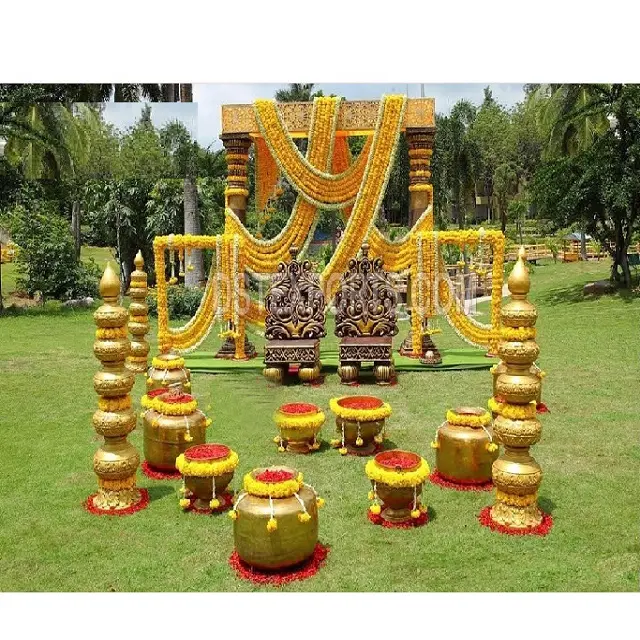दक्षिण भारतीय शादी मंगला Snanam सजावट हिन्दू शादियों Haldi समारोह पारंपरिक दक्षिण भारतीय शादी Haldi सेटअप