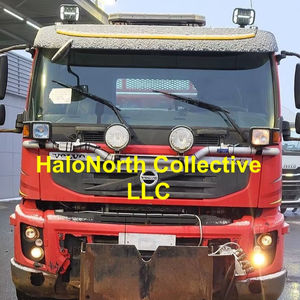 Camion lourd d'occasion Volvo FMX 500 Tipper 8X4 de 2010, transmission automatique, moteur diesel, conduite à gauche, Euro 5, benne basculante, grue de chargement - Product Image 1