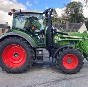 Tracteur agricole Fendt 312 à chargeur frontal, 123 CV, 4 roues motrices, CVT, diesel, best-seller - Product Image 4