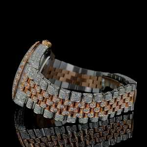 Venta caliente de lujo Iced Out Moissanite Diamond Watch para hombres con banda de acero inoxidable y resistente al agua disponible al mejor precio - Product Image 2