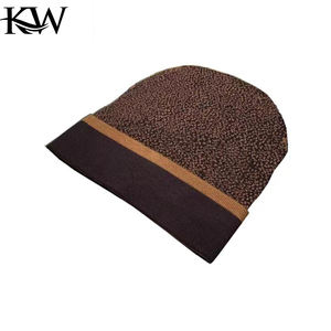 Gorro de punto cálido con diseño de bordado personalizado, gorro de calavera elástico para hombres y mujeres, ideal para la moda de estilo callejero de invierno - Product Image 3