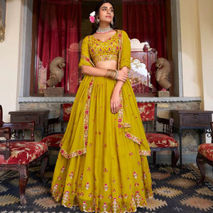 Ropa de boda de diseñador Lehenga Choli con lentejuelas y Bordado de hilo - Product Image 1