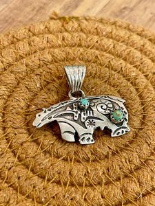 Pendentif ours en argent sterling fait à la main avec des bijoux du sud-ouest estampillés à la main turquoise - Product Image 3
