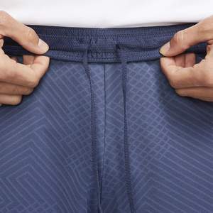 Shorts de sport bleu marine pour hommes avec bandes latérales rouges, shorts d'entraînement athlétique à séchage rapide, taille élastique, vêtements de sport - Product Image 3