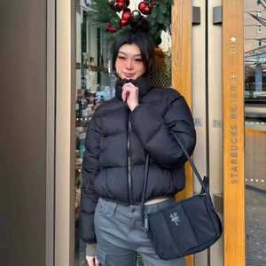 Chaqueta Bomber Transpirable con Capucha, Piel de Oveja, Diseño Sólido, Exterior de Lona, Relleno 100% Poliéster, Secado Rápido, Calefactable, Personalizable, OEM - Product Image 4