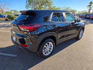 Chevrolet Trailblazer LS 2024, Volante a la Izquierda, SUV Automático, Luces Halógenas, Asientos de Tela, Neumáticos R19, Pantalla Táctil, Cámara Trasera, Euro - Product Image 3