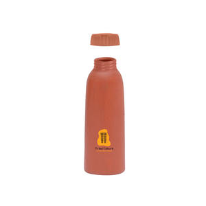 Nouvelle bouteille d'eau en terre cuite faite à la main en liège vert (600ml) de Balaghat, Madhya Pradesh, Inde - Product Image 1