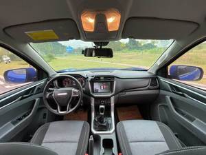 ใช้รถตงค์ Datong MAXUS T70 สำหรับ SAIC ปี 2024 เครื่องยนต์ดีเซล 2.0T เกียร์อัตโนมัติ เบาะหนัง หลังคาพาโนรามา กล้องมองหลัง 360 องศา สะดวกสบาย กระบะยาว - Product Image 3