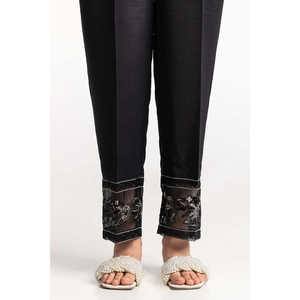 Pantalón de Cintura Media Negro de Seda Natural Bordada TR-24-28 100% Satén de Seda con Decoración de Bordado Intrincado - Product Image 2