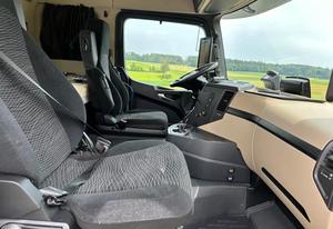 Nuevo/USADO 2023 MERCEDES-BENZ AROCS 4451 Diésel 13.0L Transmisión Automática POTENCIA 510KW (693HP) MARRÓN - Product Image 2