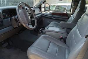 FORD F-250 SUPER DUTY LARIAT CREW CAB 4X4 d'occasion, conduite à gauche/droite, 2002 - Product Image 2