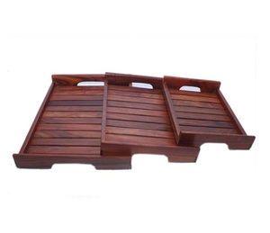 Plateau de service en bois foncé naturel plateau forme ronde petit déjeuner ustensiles de cuisine vaisselle artisanat plateau de service bio plateau - Product Image 4