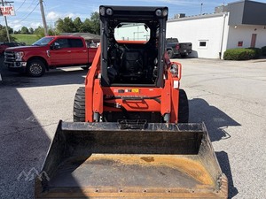 Cargadora compacta Kubota SSV75 de 74HP con elevación vertical hidráulica, envío gratuito a EE. UU. y Canadá - Product Image 2