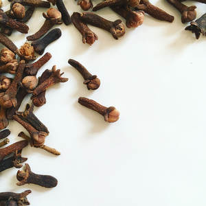 Clous de girofle séchés naturels purs en vrac épices clous de girofle aromatiques de qualité supérieure emballés avec soin pour conserver un goût frais - Product Image 6