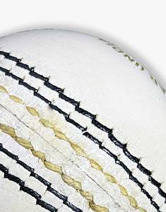 Proveedor de Pelotas de Cricket de Cuero Blanco OEM |   Balón de Cricket para Partidos y Entrenamientos para Clubes, Ligas y Distribuidores - Product Image 3