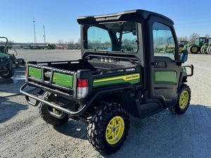 รถอเนกประสงค์ John Deere ขับเคลื่อน 4 ล้อ ราคาประหยัด พร้อมกระบะบรรทุกและกันชนหน้า สีเขียวและเหลือง พร้อมส่งออก - Product Image 2