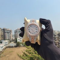 Montre de luxe classique pour homme en or blanc et moissanite, style hip-hop, avec cadran serti de diamants, mouvement à quartz, bracelet en acier inoxydable et chiffres romains