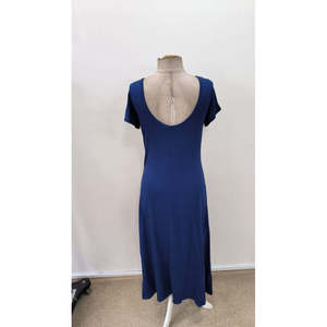 Vestido Maxi de Viscosa de Manga Corta para Mujer de Jane's, con Abertura en la Espalda, Detalle de Abertura Lateral y Cuello Redondo, Corte Ajustado para Uso Casual - Product Image 5