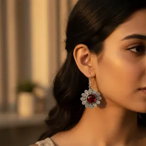 Pendientes de Plata 925 con Forma de Flor de Granate Rojo para Mujer, Chapados en Oro, Joyería para Boda/Fiesta con Cuarzo, Perla y Diamante como Piedra Principal - Product Image 2