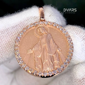 จี้พระเยซูเงินแท้ 925 สั่งทำพิเศษสำหรับผู้ชาย ประดับเพชรโมอิสซาไนต์ VVS ระดับพรีเมียม ชุบทองคำแท้ พร้อมใบรับรอง - Product Image 2