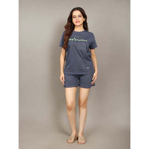 Ensemble court en coton Evolve pour femme – Tenue de nuit décontractée douce et élégante avec haut et short à coupe décontractée en tissu jersey - Product Image 2