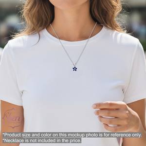 Sheri Jewels Mujer 18K Oro blanco sólido Forma ovalada de moda Estilo de flor Zafiro azul natural y colgante de diamante - Product Image 4