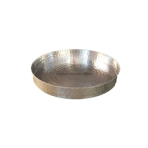 Plateau de service rectangulaire argenté élégant avec des poignées en bois élégantes, parfait pour le divertissement et la décoration intérieure - Product Image 4