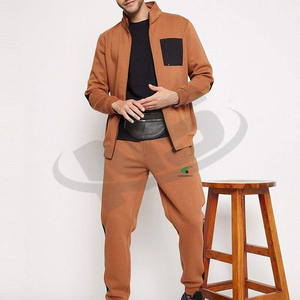 Survêtement à fermeture éclair personnalisé OEM pour hommes respirant coupe ajustée en coton à capuche survêtement vêtements d'entraînement en gros - Product Image 5