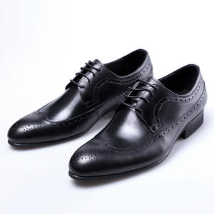 รองเท้าหนังกลับแบบนิ่มลายโบรก พร้อมดีเทลแบบเจาะรูและพื้นกันลื่น รองเท้าทางการสำหรับสุภาพบุรุษ - Product Image 6