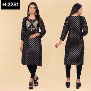 Vêtements ethniques indiens Prêt à porter Rayon Kurtis avec un beau motif de séquence de broderie et une grande taille disponible pour les femmes - Product Image 4