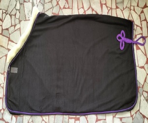 Nom de tapis de spectacle équestre personnalisé, concevez votre propre couverture de cheval avec logo brodé Fabricants Riding house Kanpur Tack Shop Online - Product Image 2