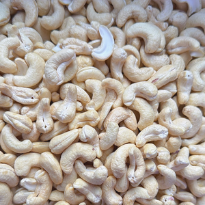 Prix de gros des noix de cajou du Vietnam dans le monde entier, noix de cajou en gros W180 Santigo Viet Nam OEM, ODM - Product Image 1