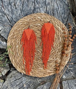 Pendientes extra largos con flecos de cuentas color naranja quemado, pendientes de Halloween, pendientes naranja brillante, pendientes de cuentas de semillas, pendientes colgantes - Product Image 4