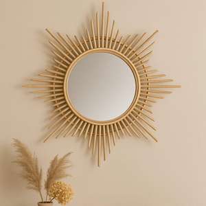 Espejo bohemio de ratán hecho a mano, diseño único con materiales sostenibles - Product Image 1