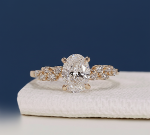 Anillo de Compromiso de Oro Amarillo de 14K con Diamante Cultivado en Laboratorio de Corte Princesa de 1.50cttw, VVS2 F, Certificado IGI, Chapado en Rodio, para Mujer - Product Image 1