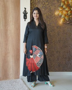 มีชุดสูทสวยๆในเทสลาสลาสายอ่อนพร้อมด้วยพลาสโซตกแต่งอย่างสวยงามด้วยงานด้ายหลายแบบ - Product Image 4